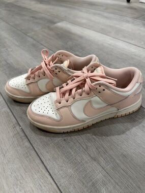 Nike Low-Top Sneakers in Soft Pink and White